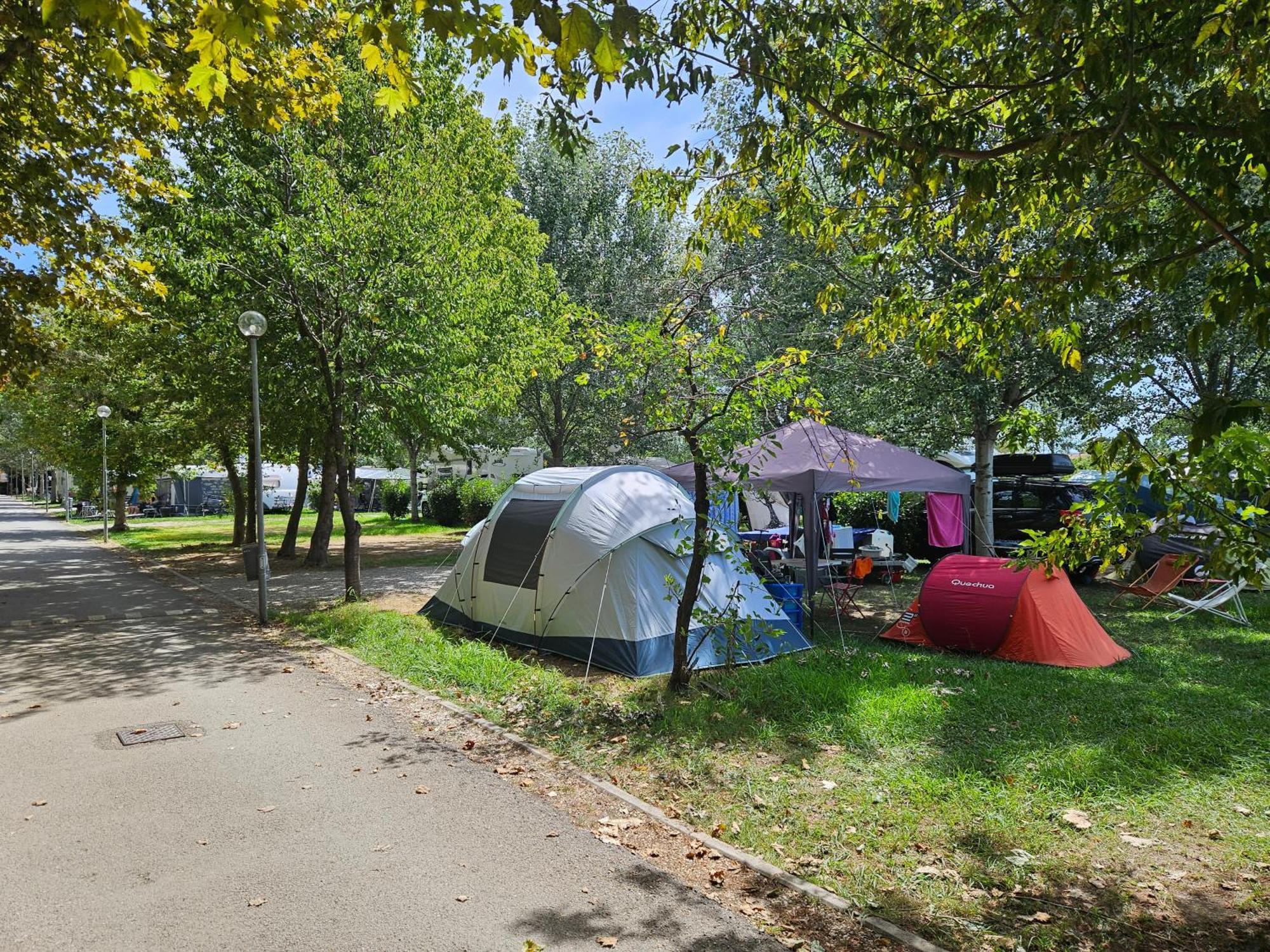 Camping River 3*