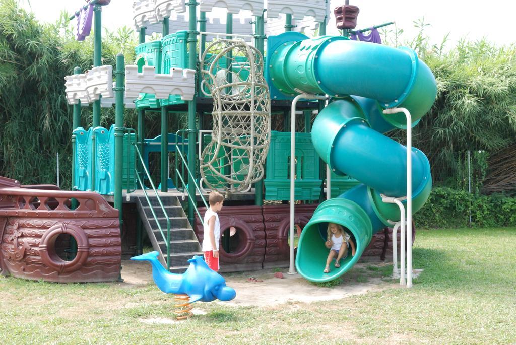 Camping River 3*