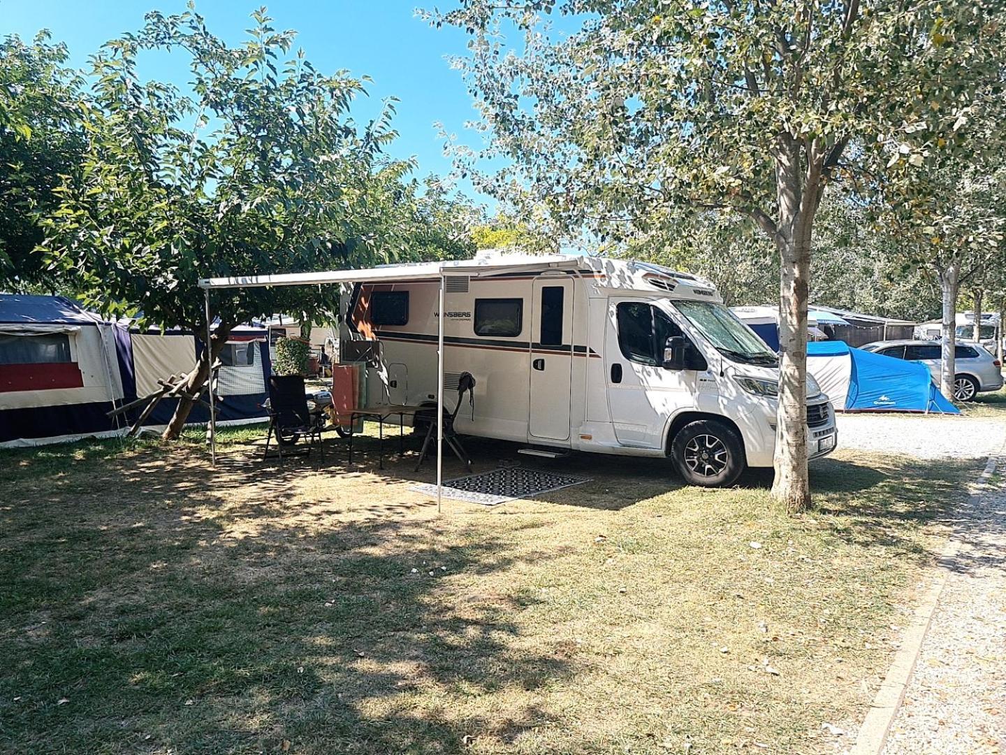 Camping River 3*
